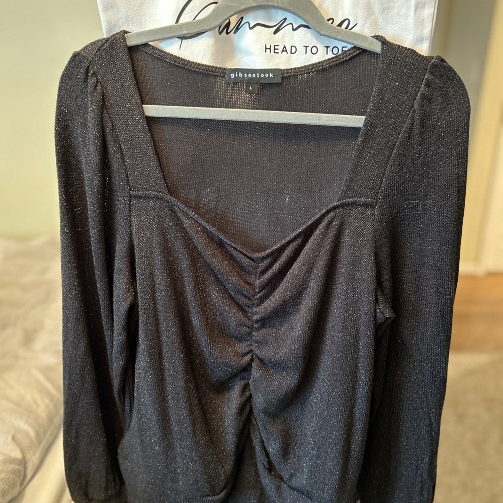 Gibson Look Black Women's Shimmery Ruched Top